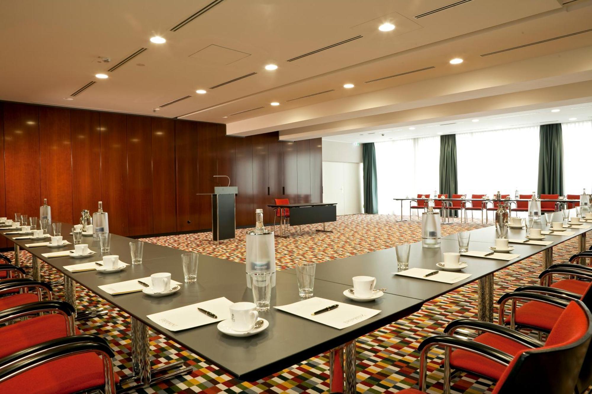 Hotel-Restaurant Erbprinz Ettlingen Exteriér fotografie Meeting room