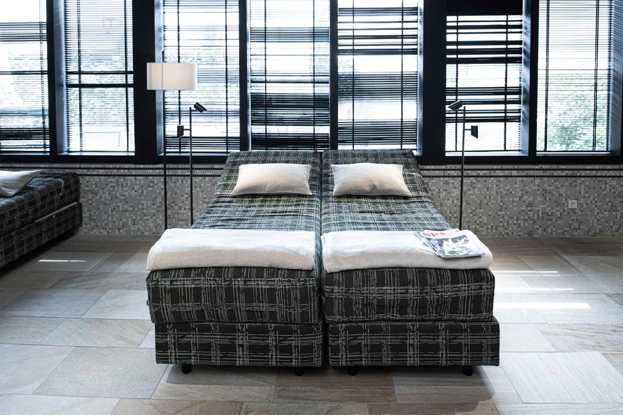 Hotel-Restaurant Erbprinz Ettlingen Exteriér fotografie A modern waterbed